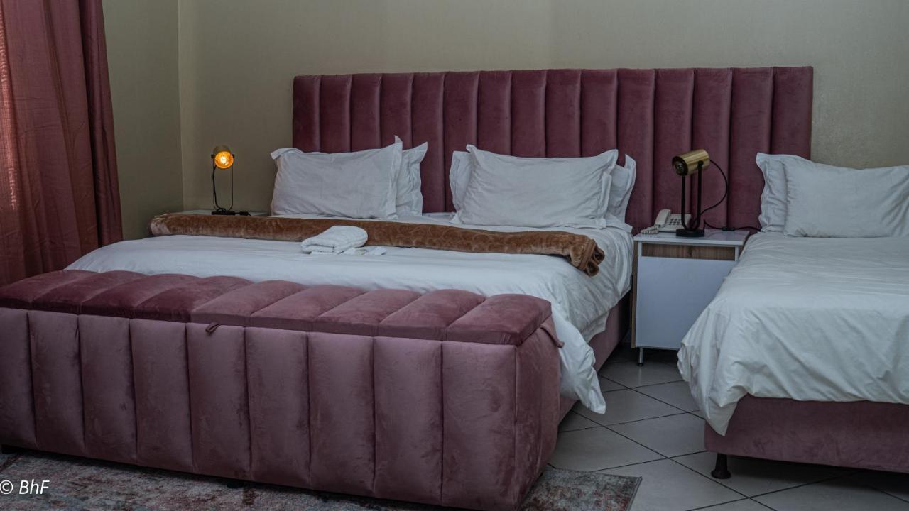 Henry George Guest House Претория Екстериор снимка