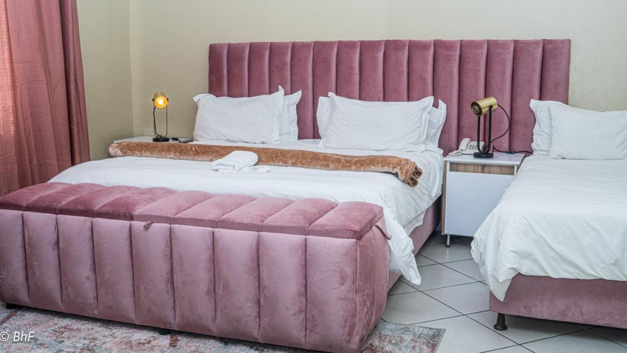 Henry George Guest House Претория Екстериор снимка