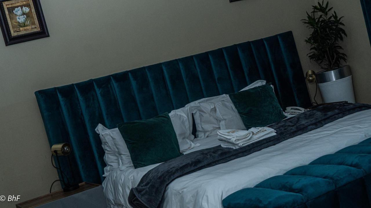 Henry George Guest House Претория Екстериор снимка