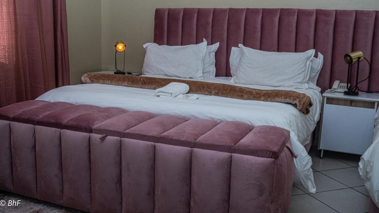 Henry George Guest House Претория Екстериор снимка