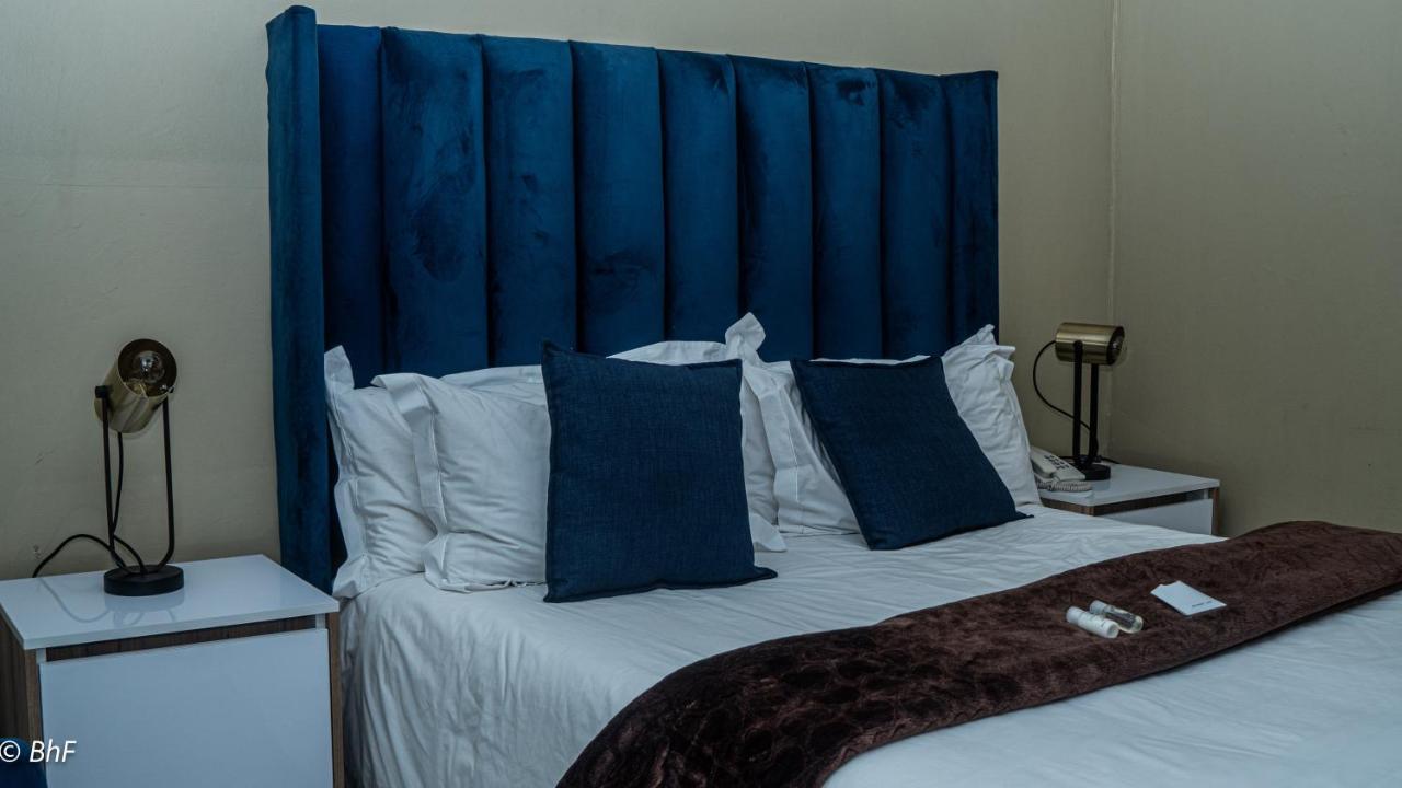 Henry George Guest House Претория Екстериор снимка