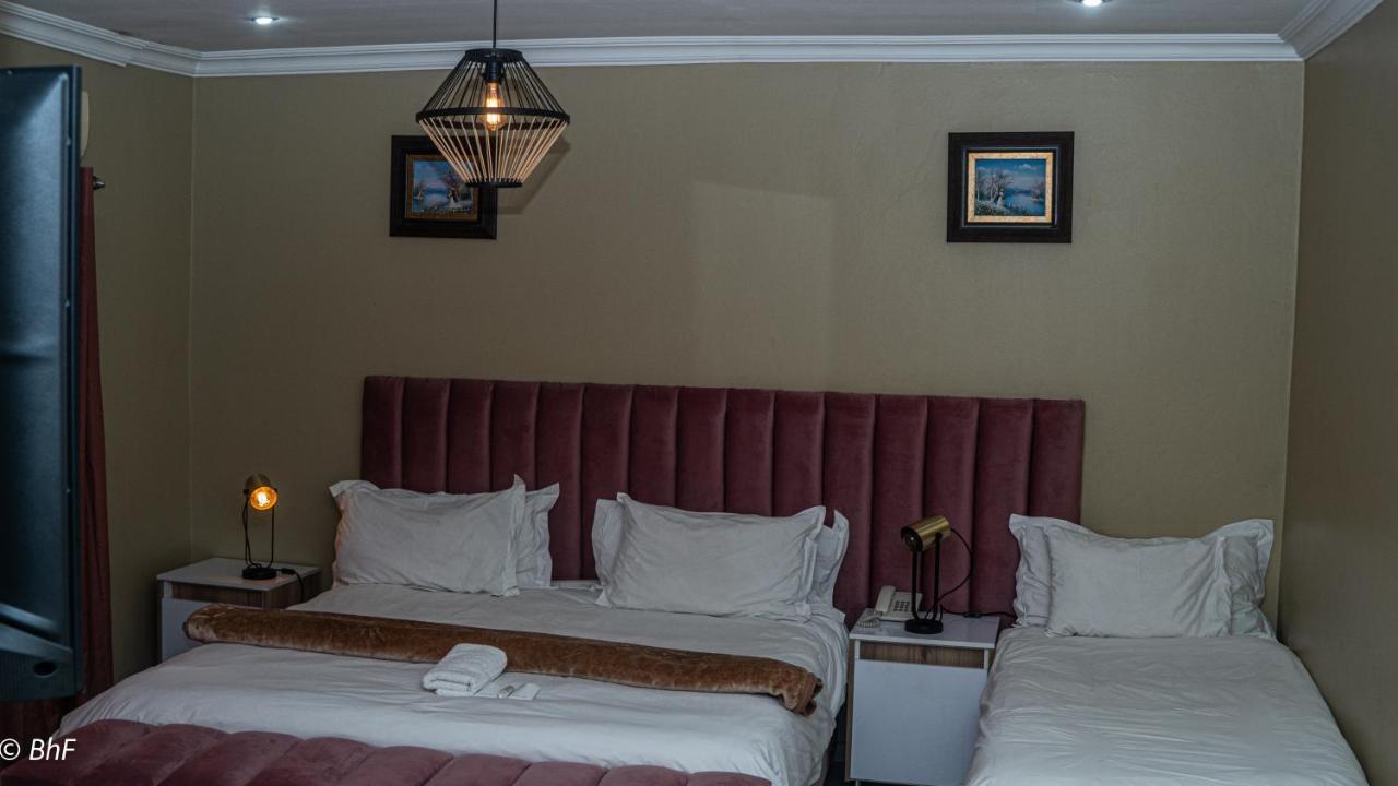 Henry George Guest House Претория Екстериор снимка